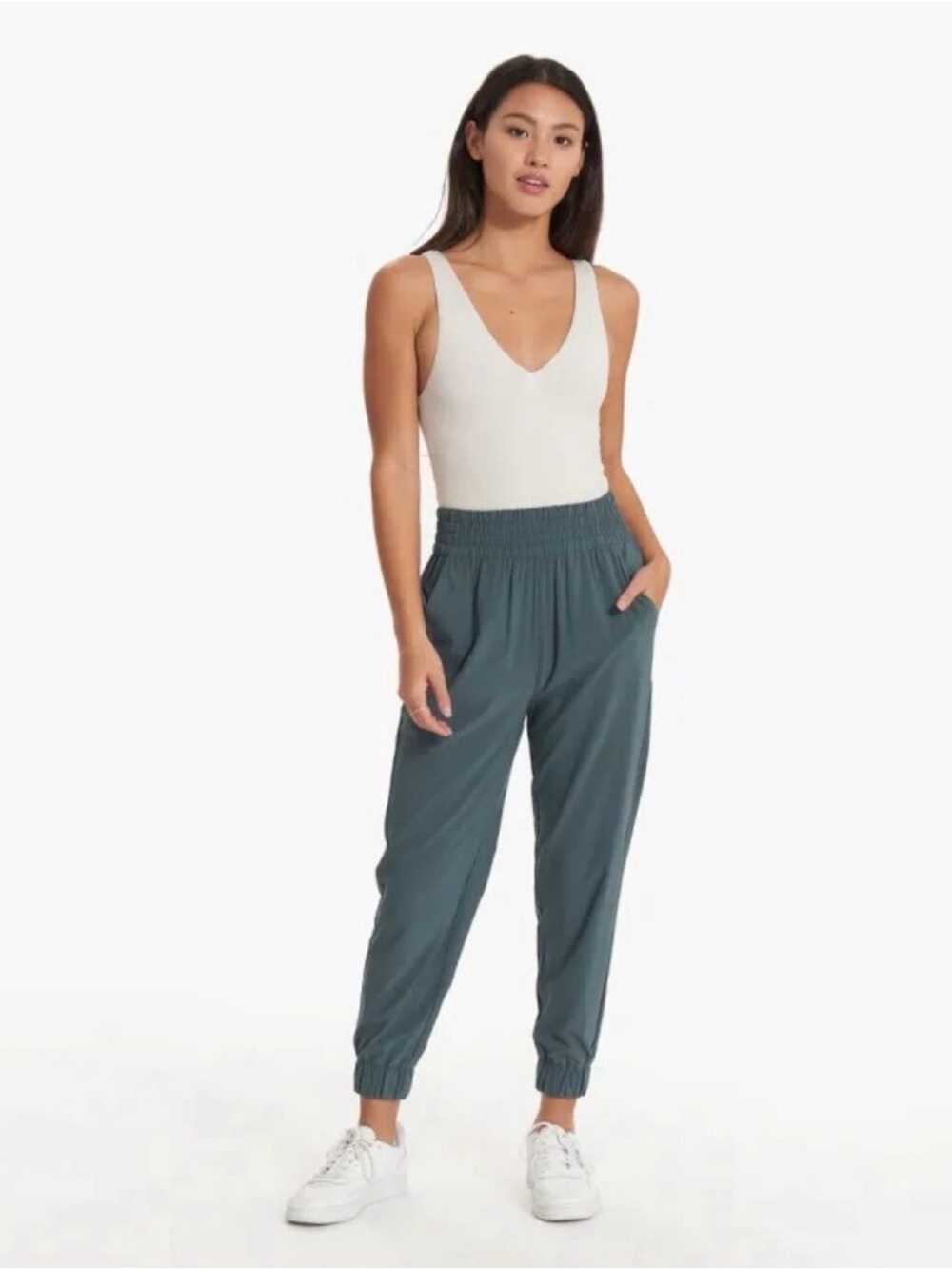 Women's Vuori Elastic Waist Jogger Pants in Stone